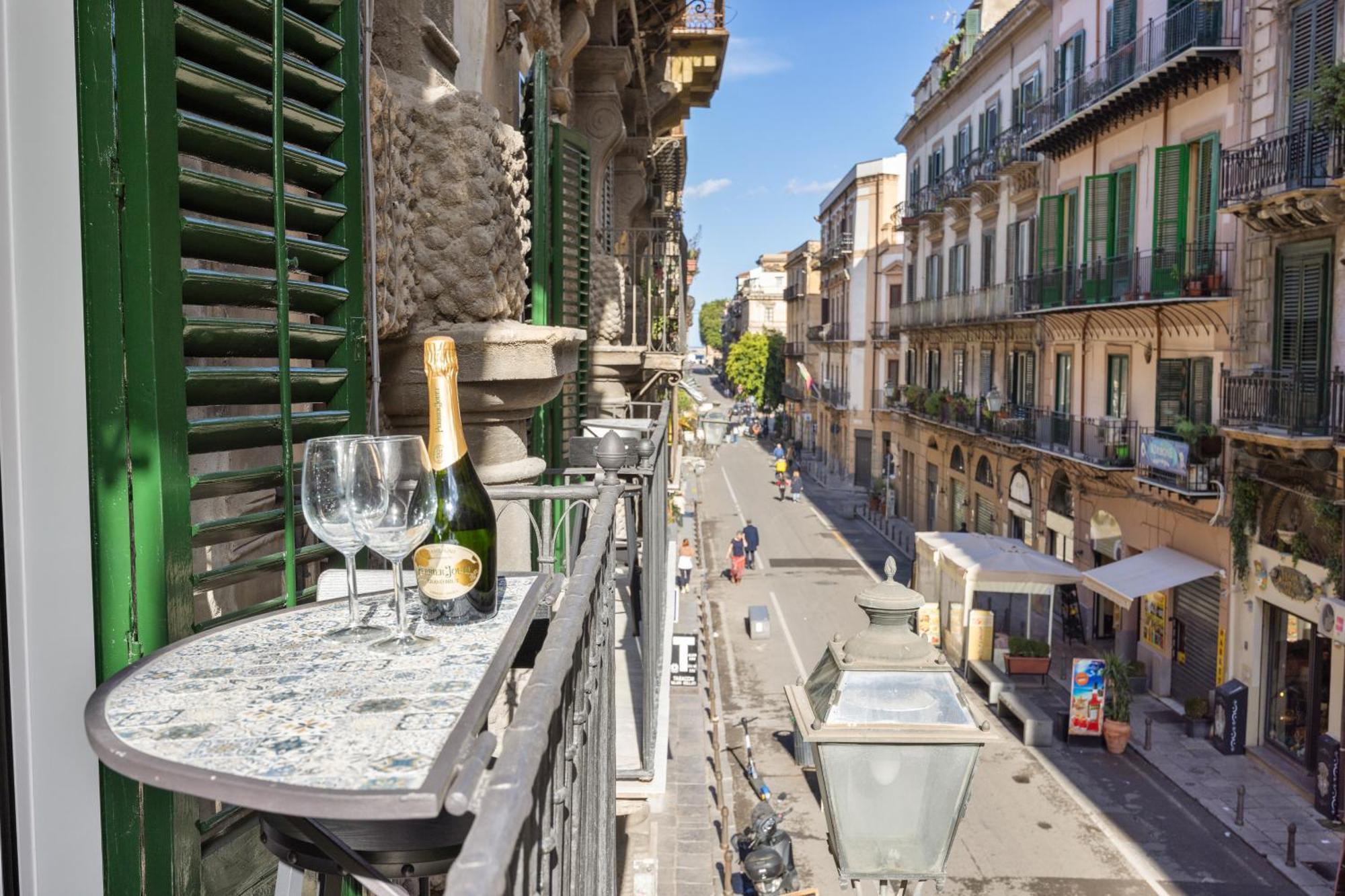 Roccella Apartments Palermo Esterno foto
